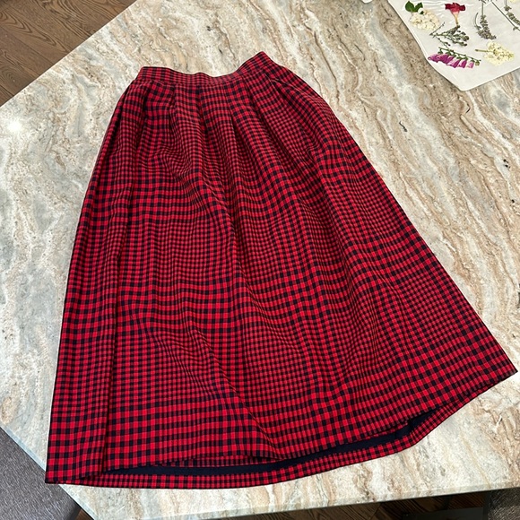 100% Wool Skirt - Picture 1 of 9